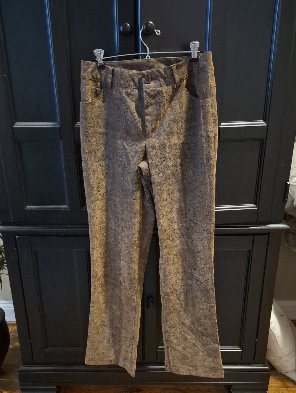 Embossed Leather-look Pants